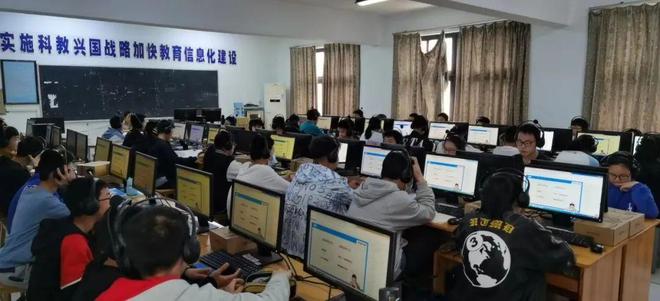 專注培養(yǎng)信息科技人才,有道小圖靈信息學進駐宜興2所知名學校!